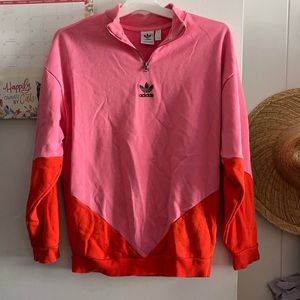 Super cute half zipped adidas light weight sweater!!
